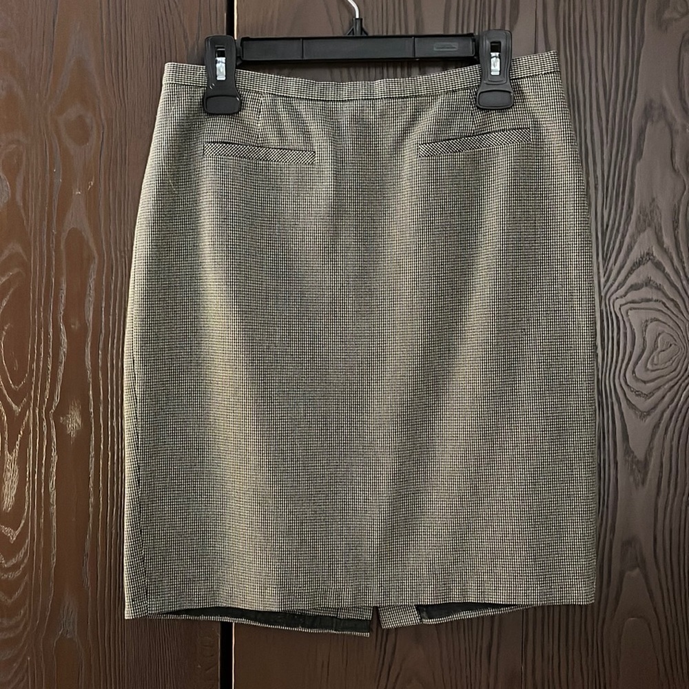Philosophy black/white small checked skirt. Size 8